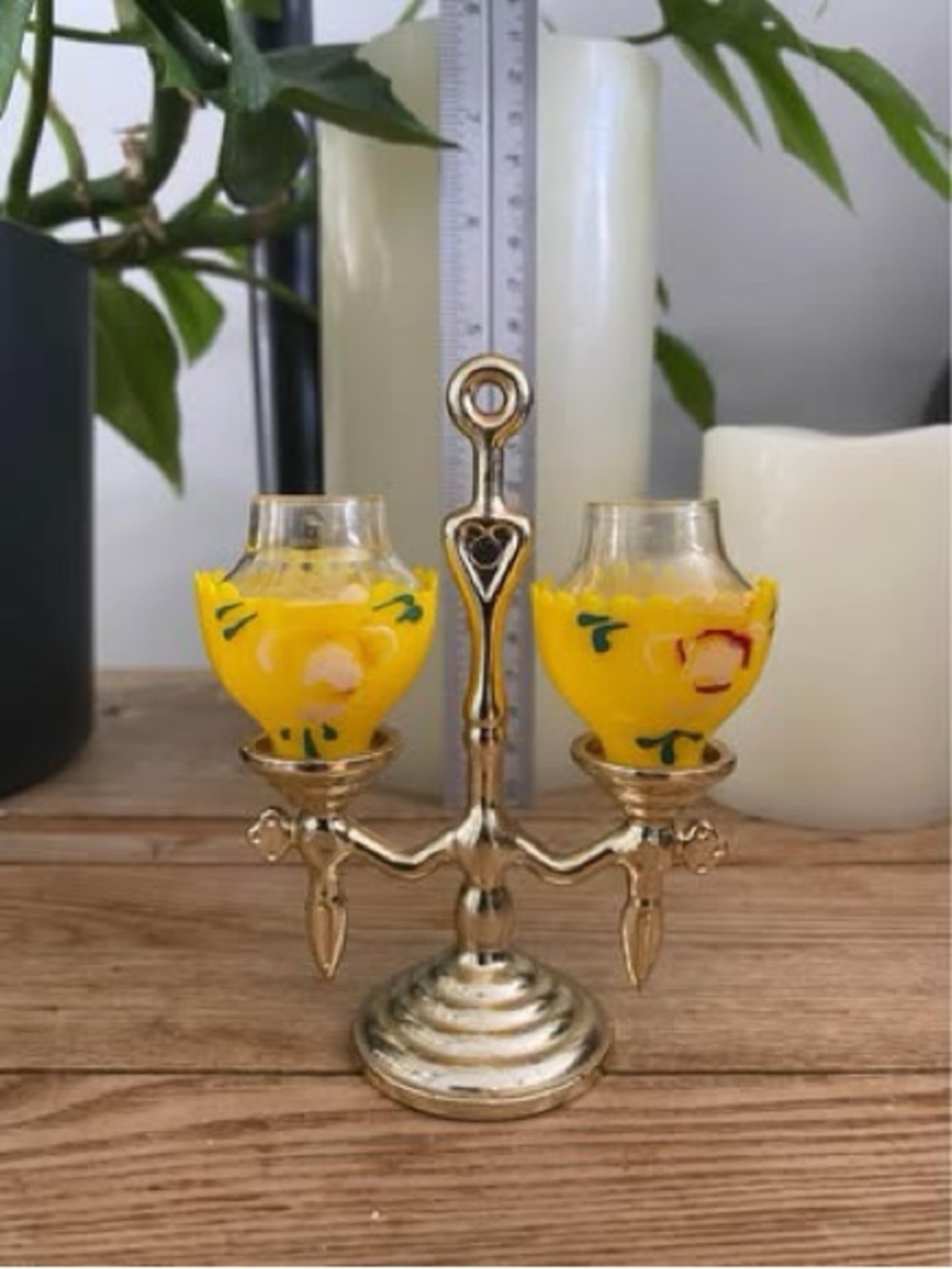 Vintage Yellow Hurricane Oil Lamp Salt Pepper Shakers Gold Tone Caddy Set USA